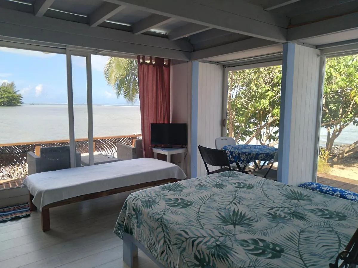 Bungalow Les Pieds Ds L Eau, La Maison Bleue Moorea 0*,
