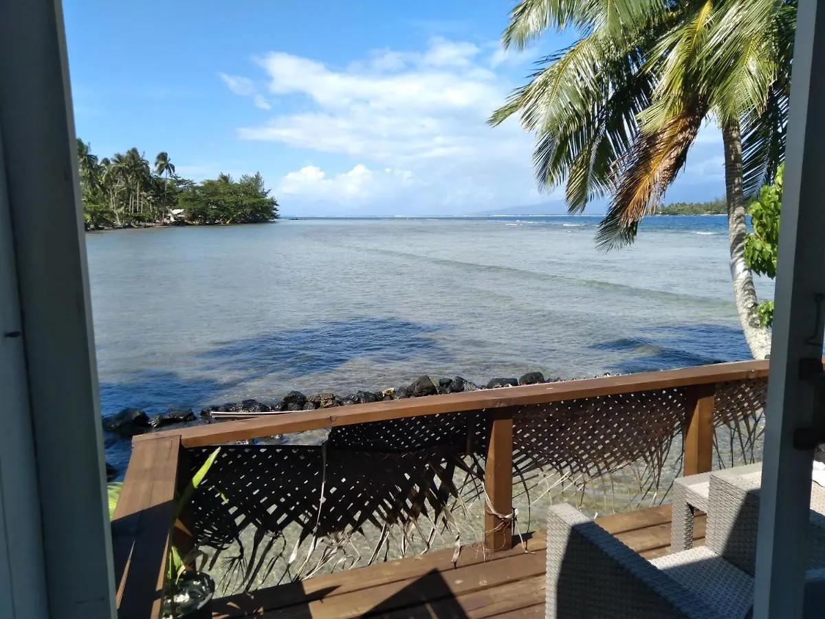 Bungalow Les Pieds Ds L Eau, La Maison Bleue Moorea