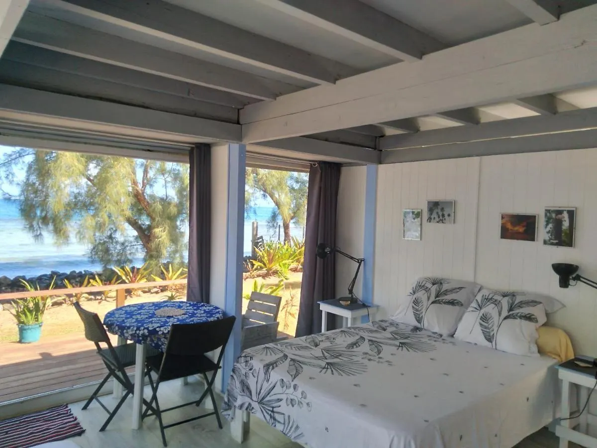 Bungalow Les Pieds Ds L Eau, La Maison Bleue Moorea Alloggio in famiglia