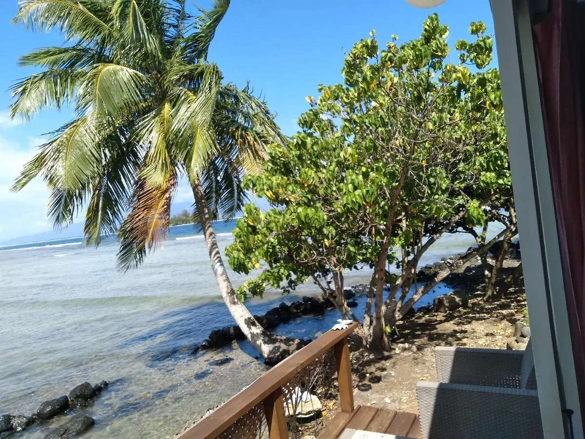 Bungalow Les Pieds Ds L Eau, La Maison Bleue Moorea