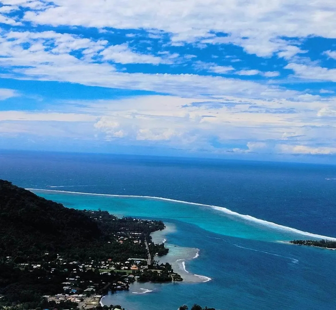 Bungalow Les Pieds Ds L Eau, La Maison Bleue Moorea Homestay