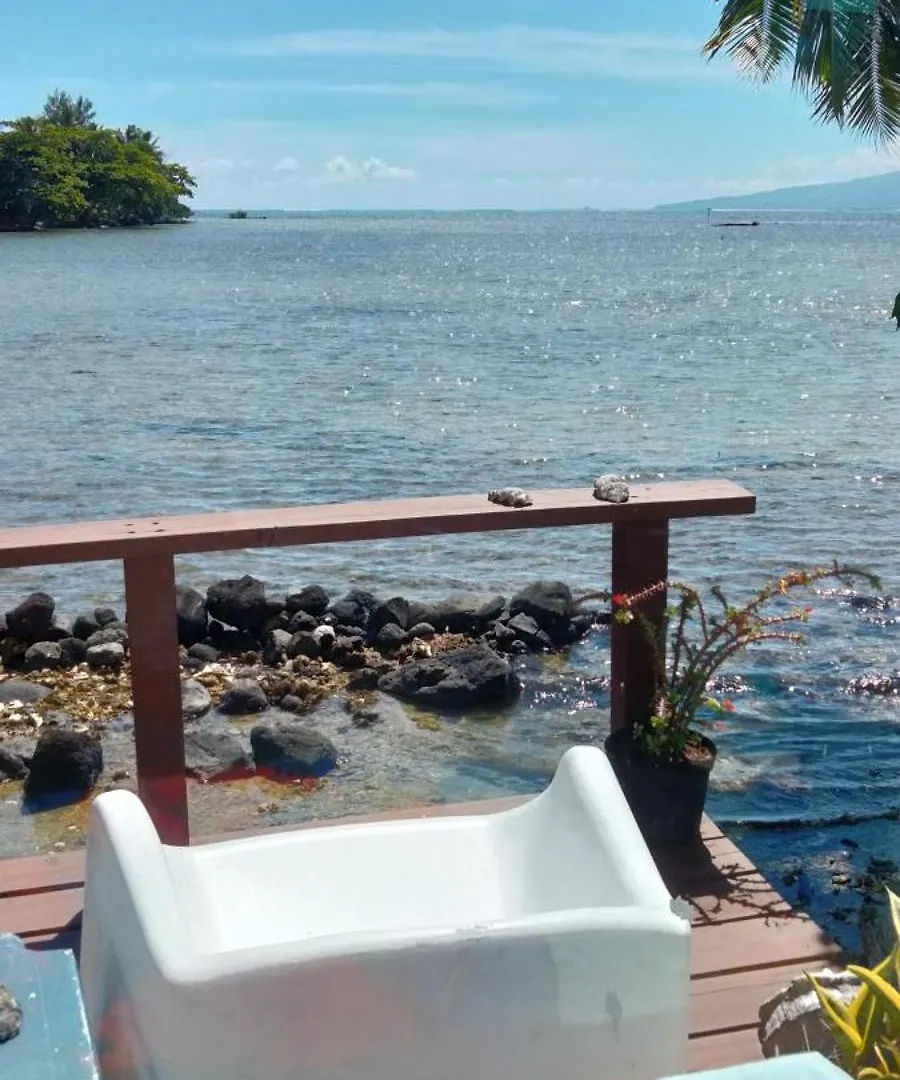Bungalow Les Pieds Ds L Eau, La Maison Bleue Moorea 0*,