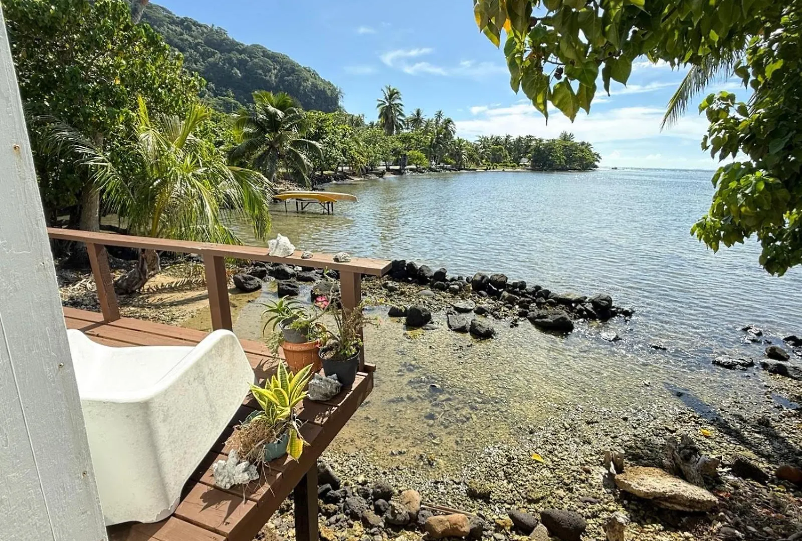 Homestay Bungalow Les Pieds Ds L Eau, La Maison Bleue Moorea