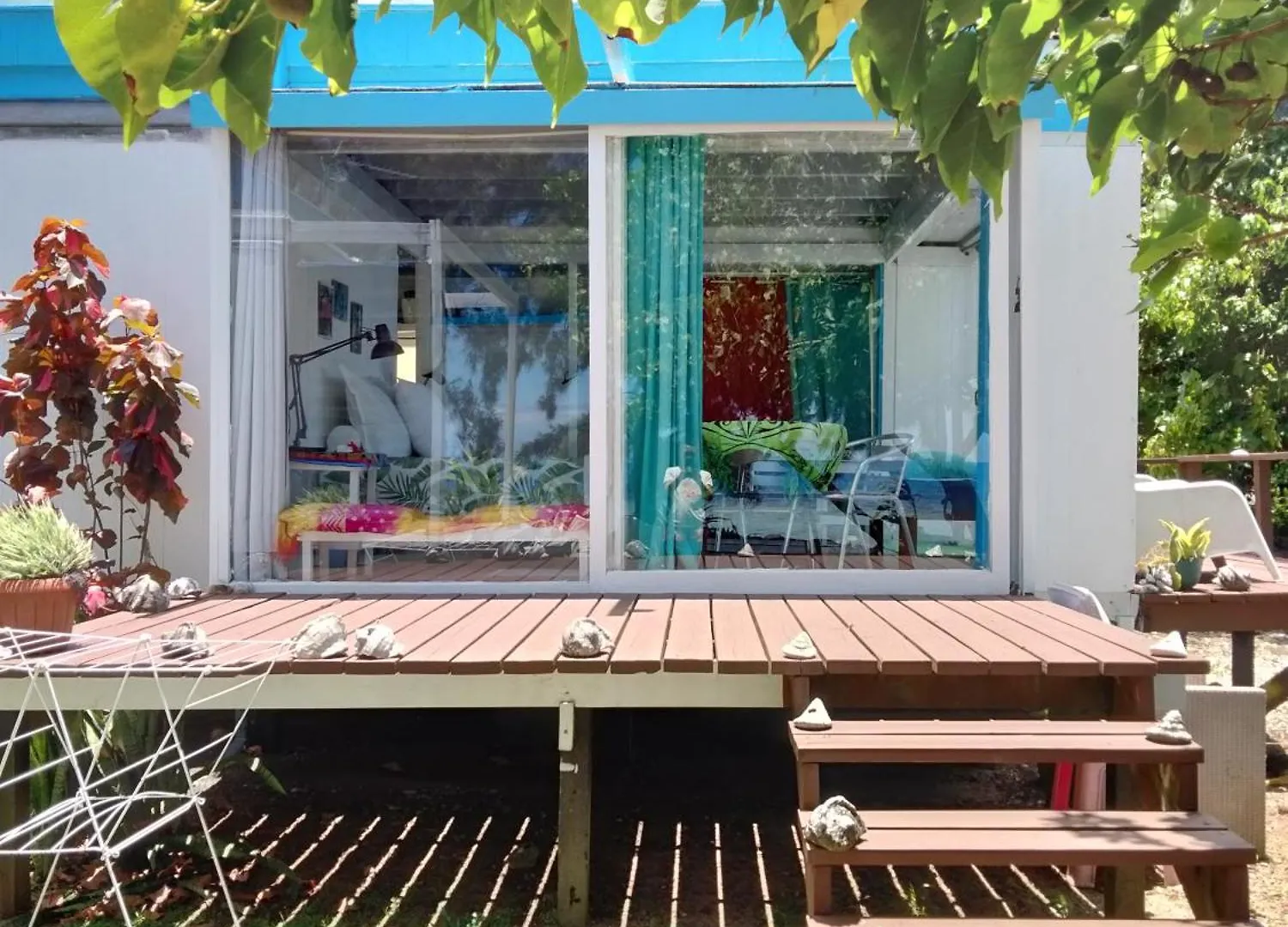 Bungalow Les Pieds Ds L Eau, La Maison Bleue Moorea Rum i privatbostad